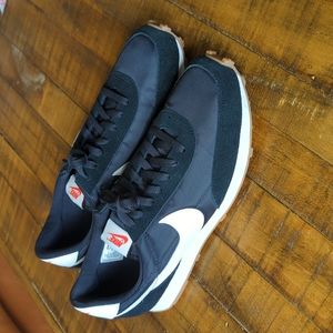 Nike Daybreak Classic Sneaker Women's 12
